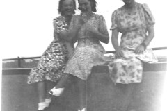 5 - v.l.n.r.  onbekend - Soest van 19171206 Clara - onbekend