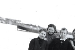 51 - v.l.n.r. onbekend - Soest van 19171206 Clara - Reintjes Fien -Soest van 19140123 Maria